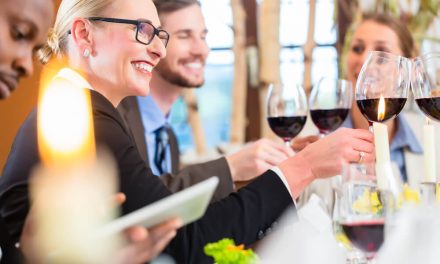Confira 8 dicas para conquistar seus clientes em um almoço de negócios